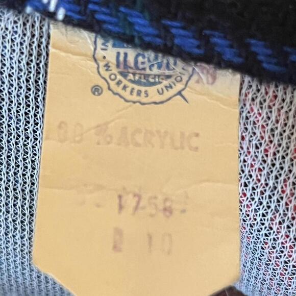 Vintage 1970’s Red and black plaid skirt with fringe Size 1/2 - Picture 8 of 9